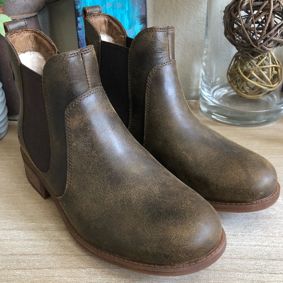 ugg lavelle stout